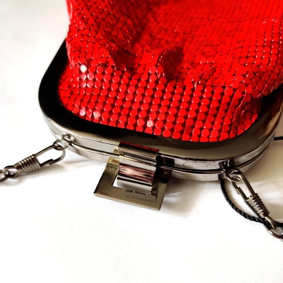 NWT Red Chainmail Metal Mesh Evening Clutch w Pewter Long & Short Chain & Clasp - Picture 2 of 4